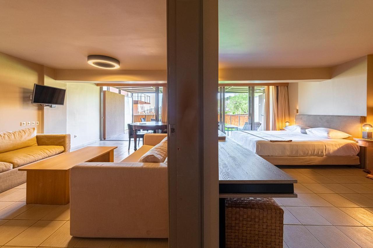 Aegeon Beach Hotel Szúnio Kültér fotó