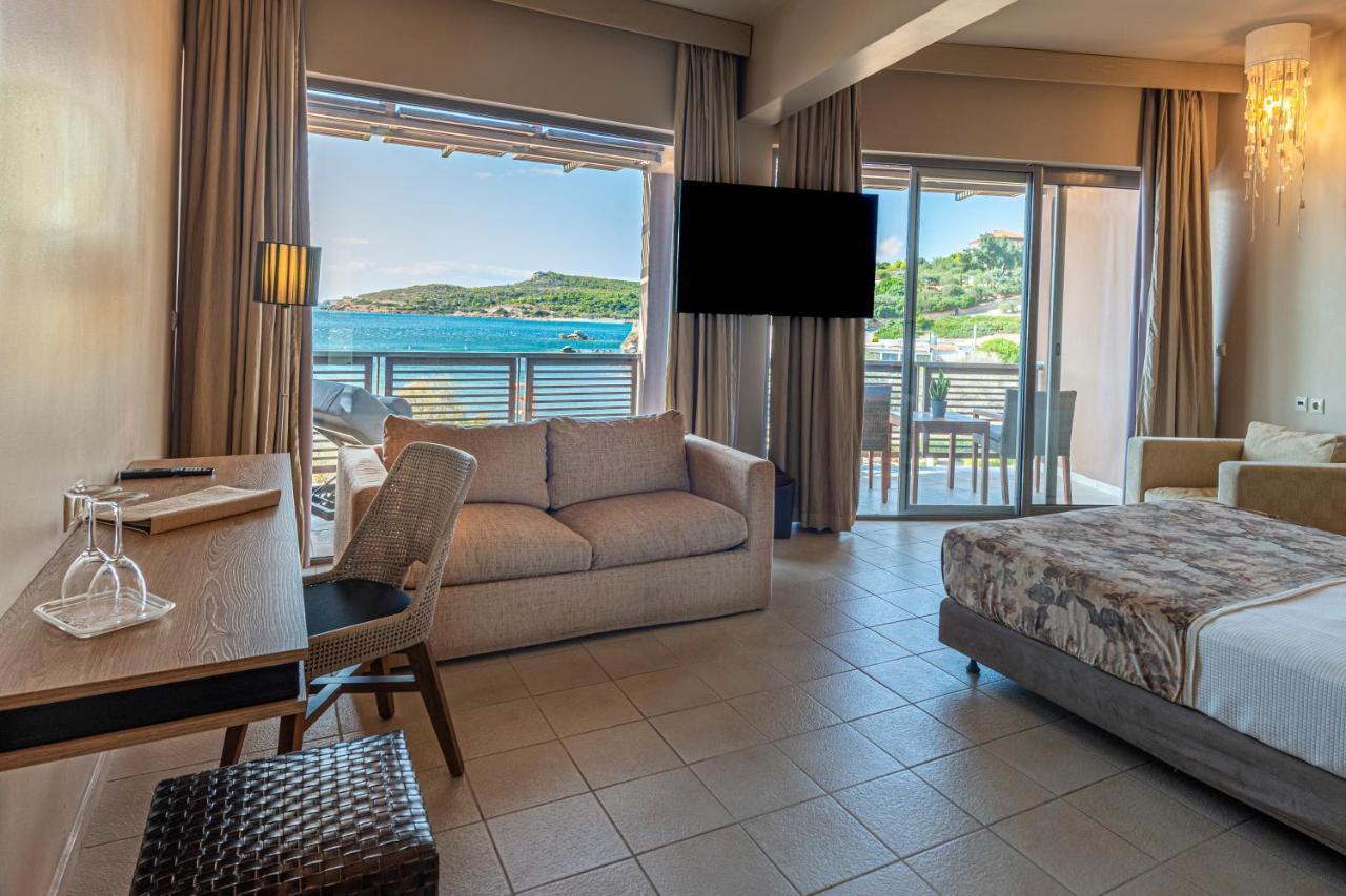 Aegeon Beach Hotel Szúnio Kültér fotó