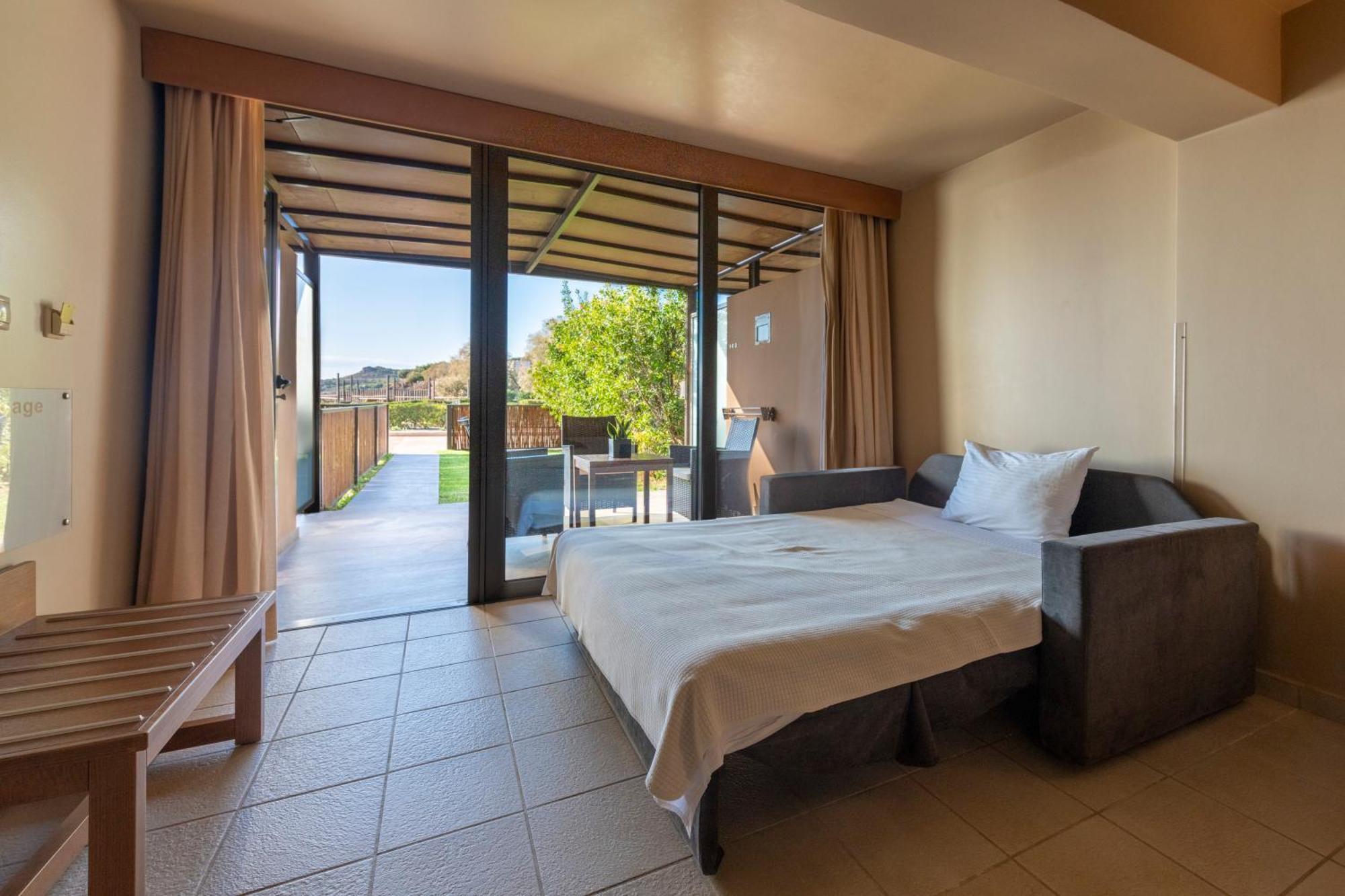 Aegeon Beach Hotel Szúnio Kültér fotó