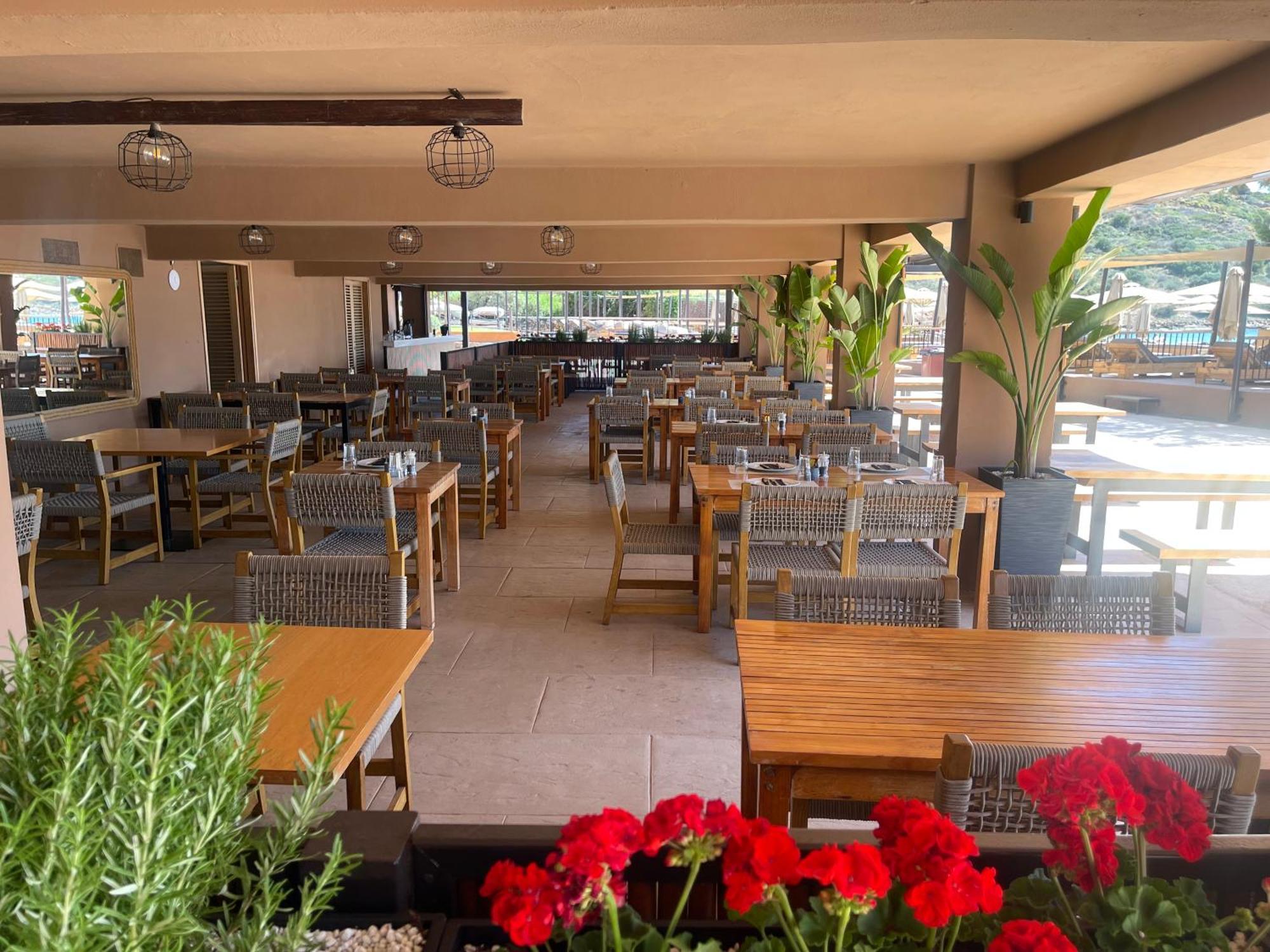 Aegeon Beach Hotel Szúnio Kültér fotó